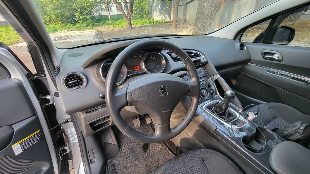 Продам Peugeot 3008 идеал Официальный