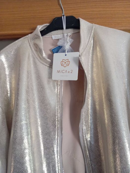 Bomber Lurex champanhe 58 cava com aplicação de estrela nas costas