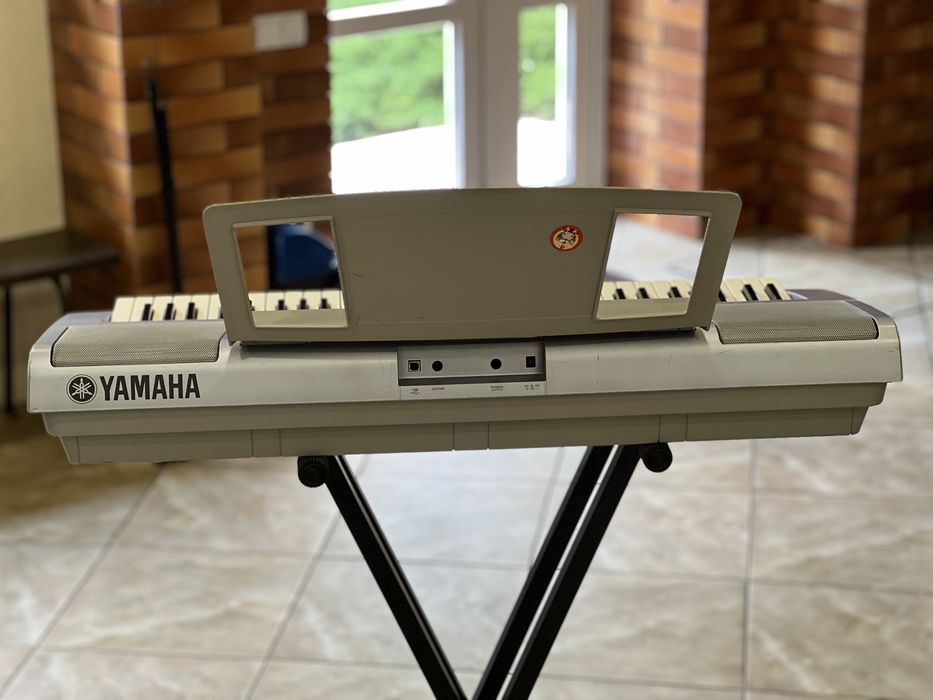 Синтезатор клавіші, електро піаніно Yamaha PSR-293