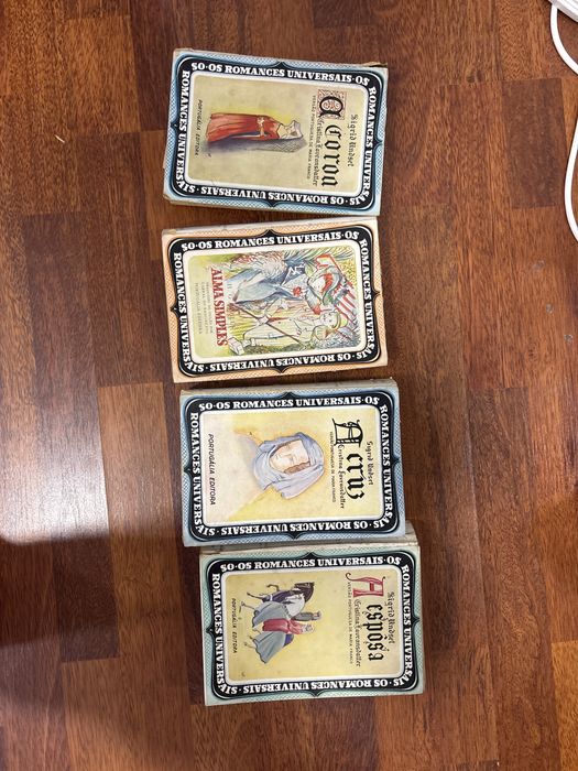 Coleção de livros antigos