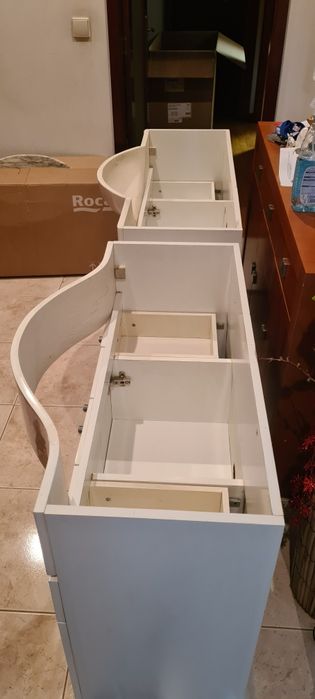 2 armários de casa de banho