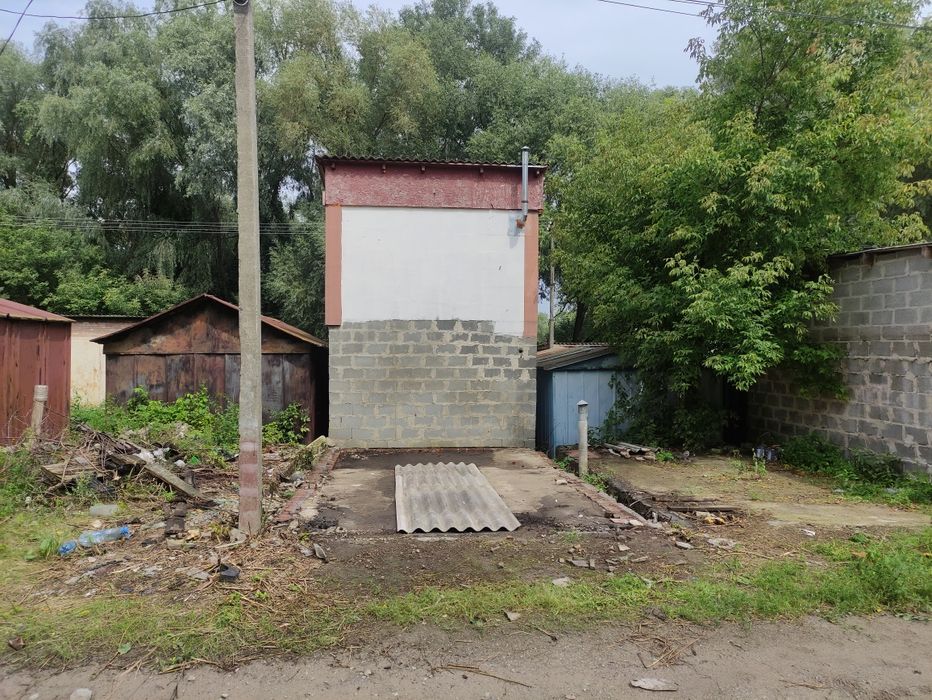 Продам недобудований великий гараж (місце під СТО)