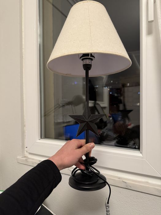 Abajur com design estrela