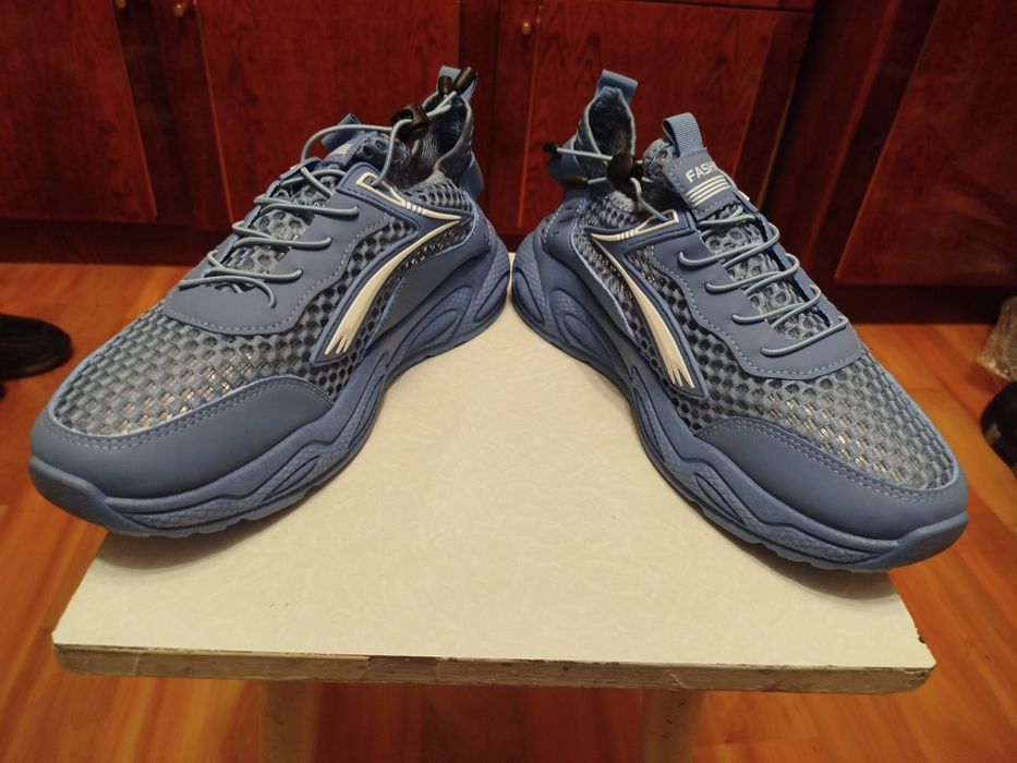 Кросівки чоловічі нові