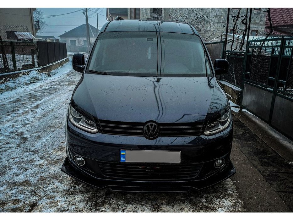 Volkswagen Caddy 2010-2015 рр. Передня лип накладка Niken Black (ABS)