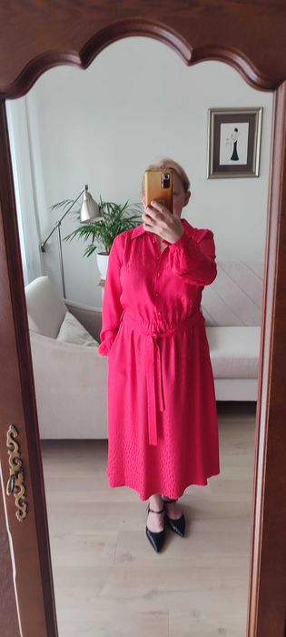 Sukienka w kolorze fuksji marki Ochnik z wiskozy, rozmiar M