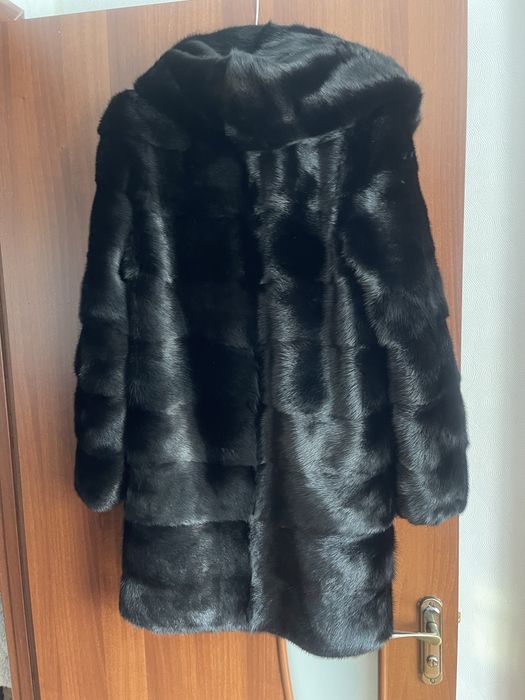 Продам норкову шубу