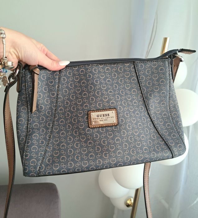 Torebka Guess listonoszka damska, mała torebeczka markowa na ramię