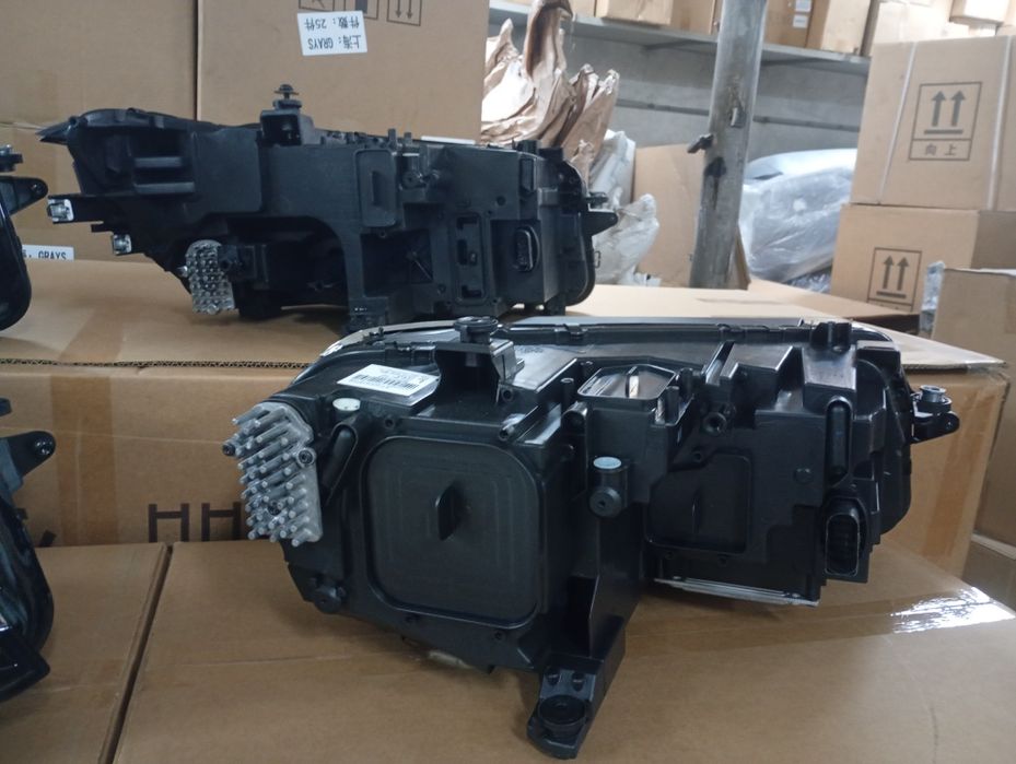 Volkswagen  Tiguan 18+ и 21+ фары Фольксваген Тигуан 18+ и 21+