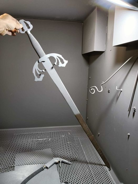 Decapagem e restauro de peças/objetos.