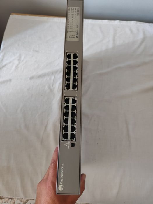 BayStack 204 24-Port Switch64585482314627121