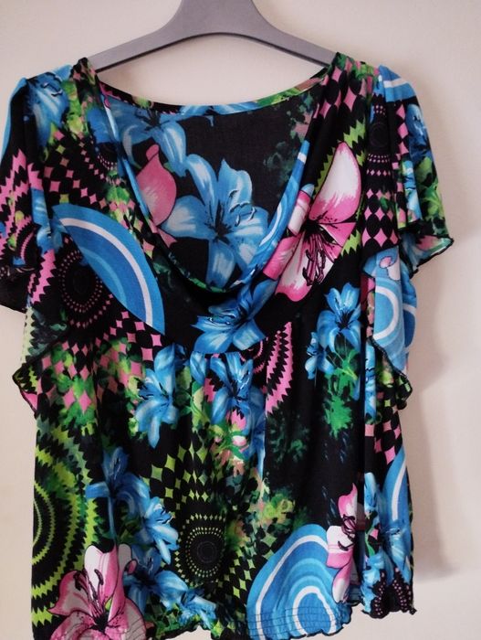 Blusa de Verão colorida, muito fresca e solta.