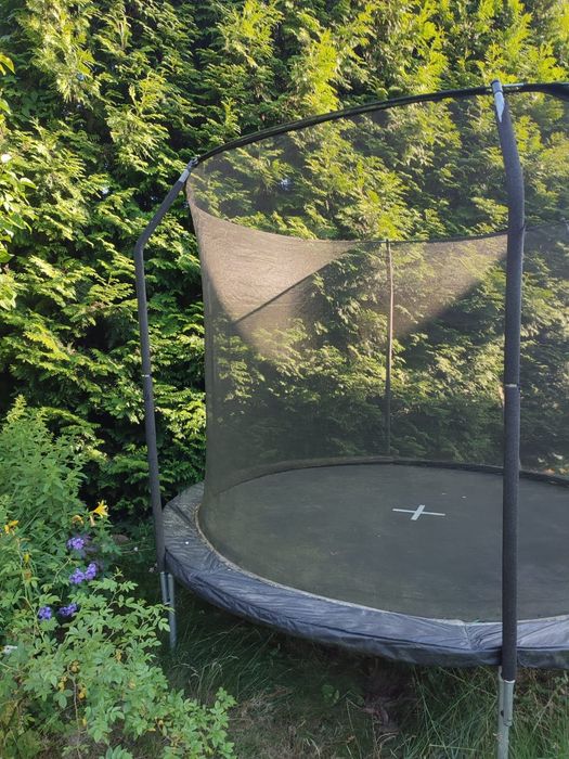 Trampolina ogrodowa