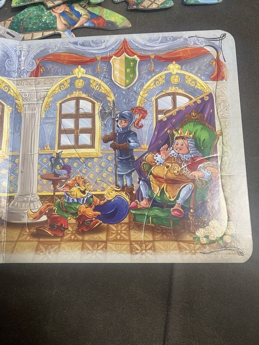 Продам книгу -пазли(5 пазлів у книзі)