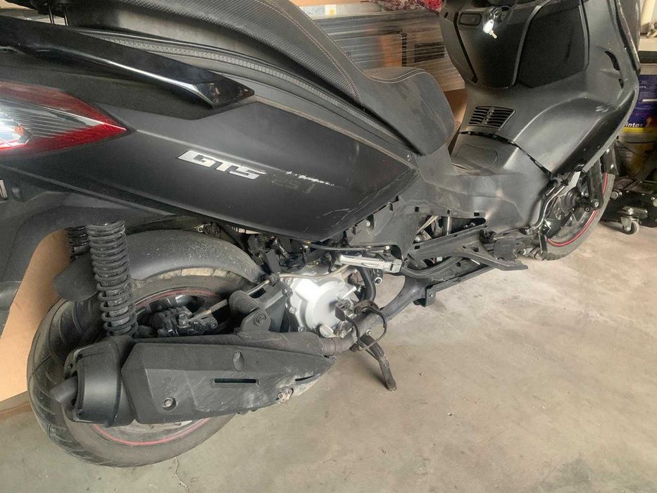 SYM GTS 125i Sport 2017 – Baixa quilometragem – Para reparar
