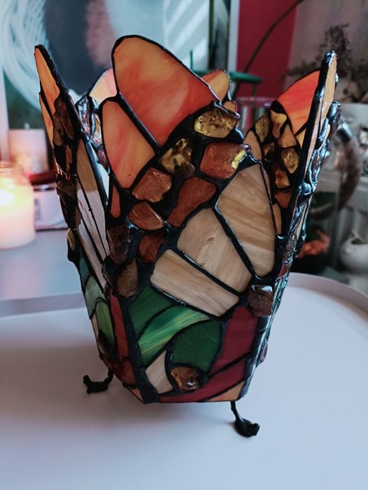 Lampa szkło witrażowe i bursztyn bałtycki motyl