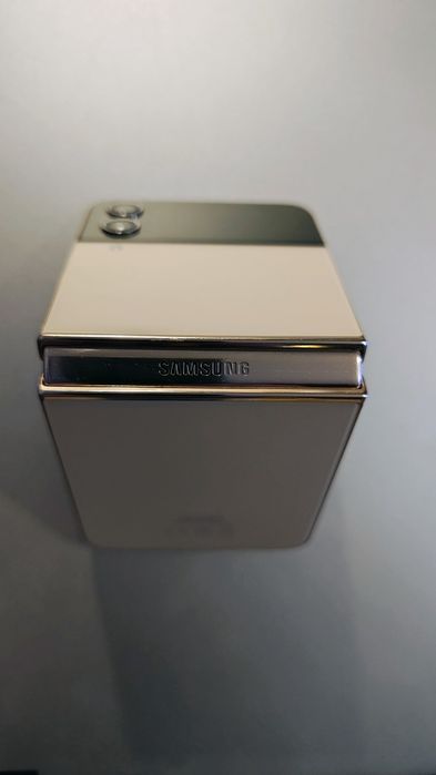 Galaxy Z Flip 4 różowy