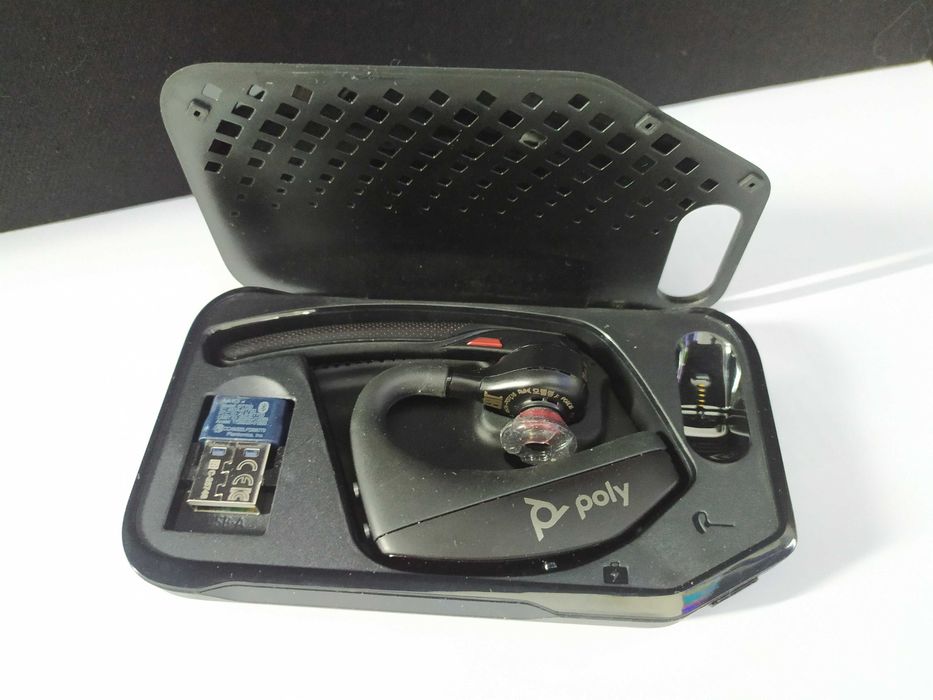 Plantronics voyager 5200 uc (нова, в комплекті)