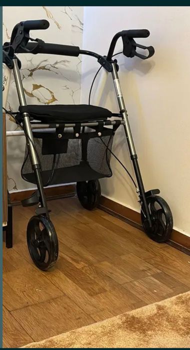 Andador novinho com cesta