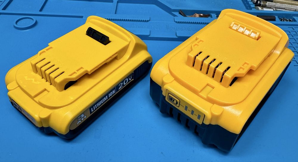 Аккумулятор Dewalt XR 20 вольт 8А DCB200