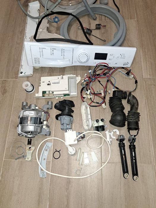 Maquina lavar roupa Ariston Hotspot em peças