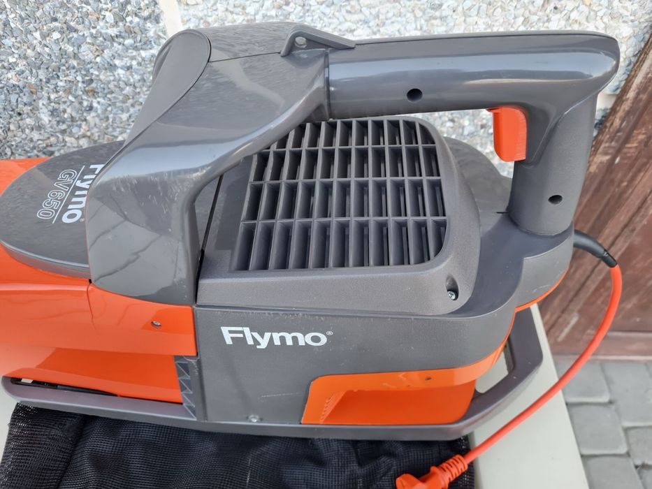 садовий пилосос-повітродув Flymo GardenVac
