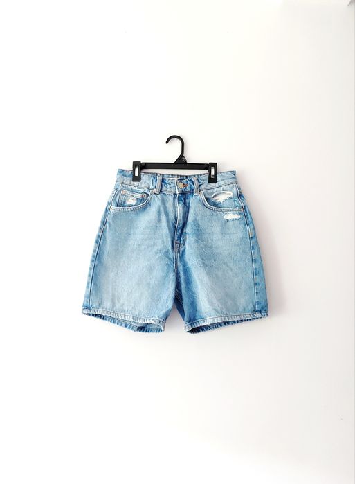 niebieskie dłuższe spodenki dżinsowe z wysokim stanem Pull&Bear