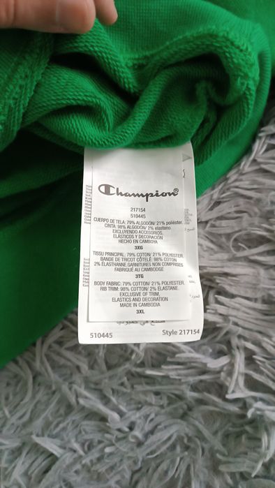 Продам кофту Champion