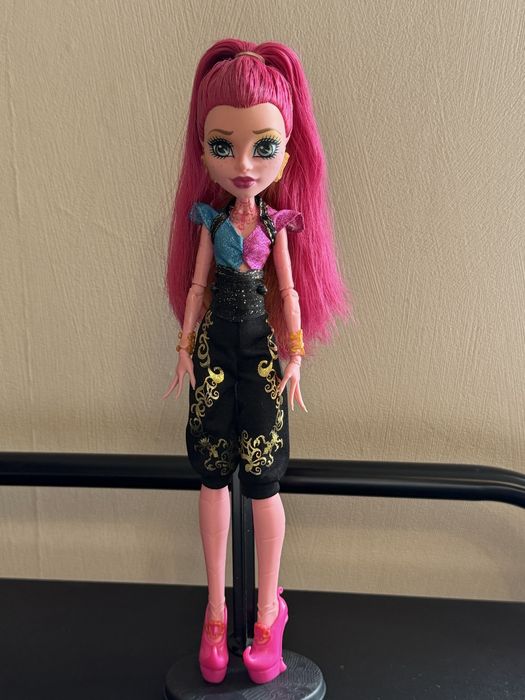 Ляльки Monster High Монстер Хай Джіджі Вайперин
