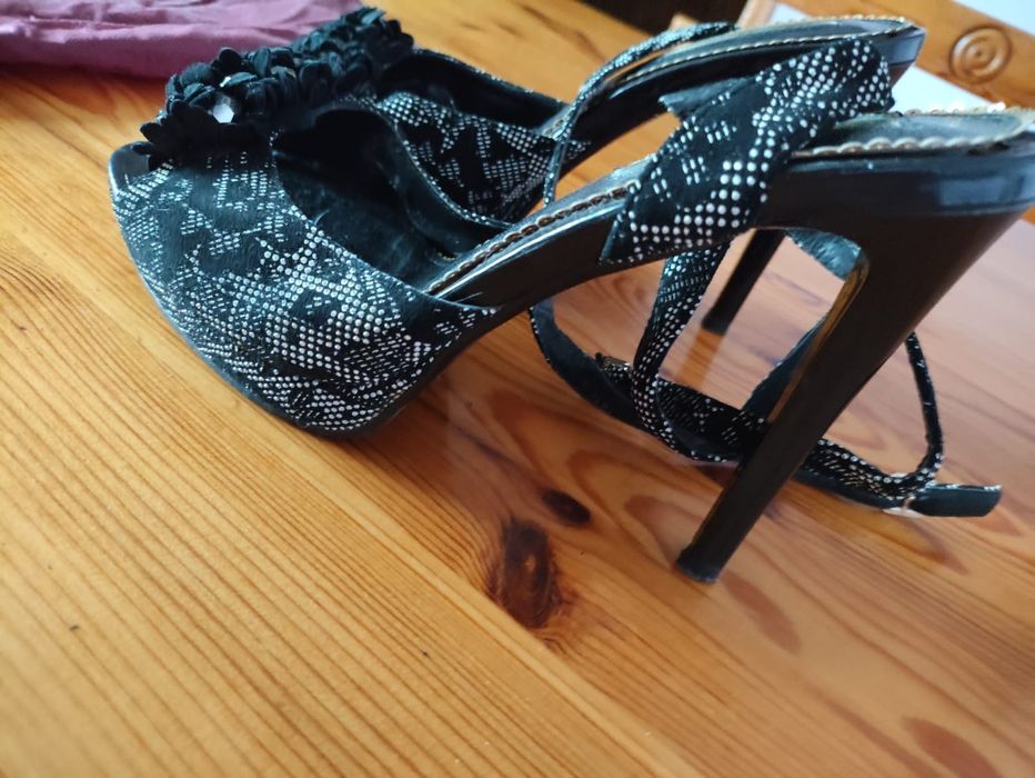 Buty damskie skórzane szpilki 38-39