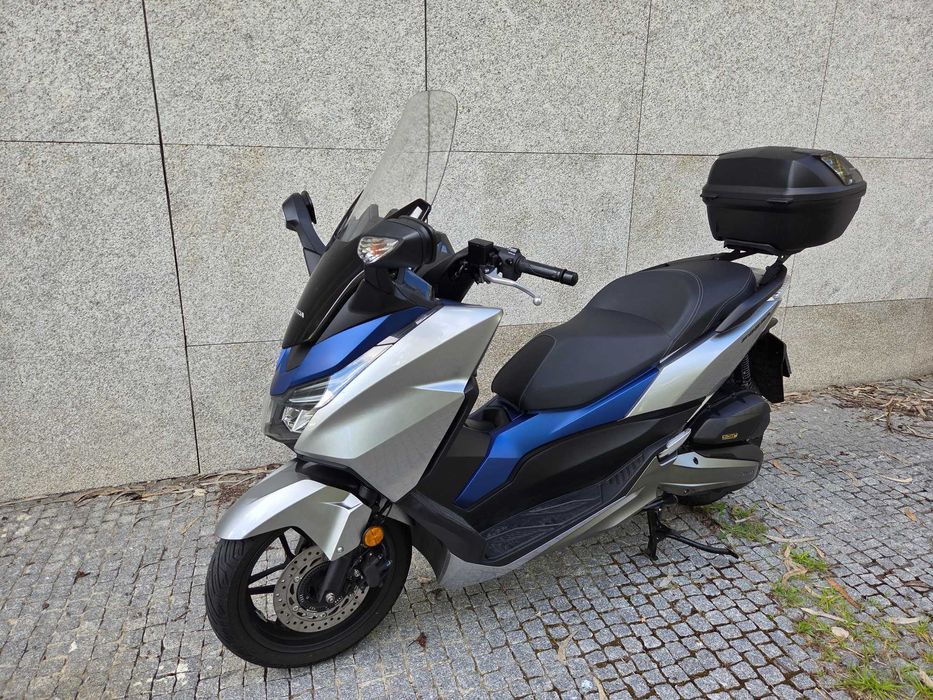 HONDA FORZA 125 em excelente estado.