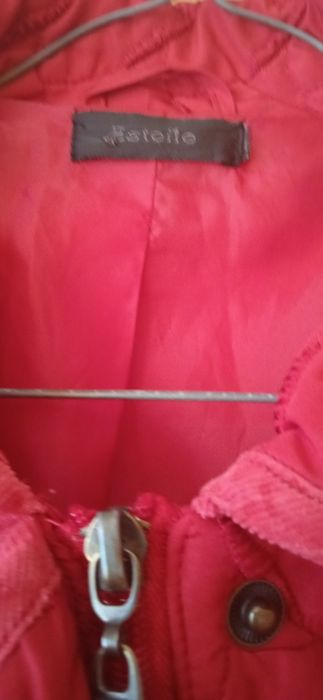 Czerwona kurtka damska jesienna