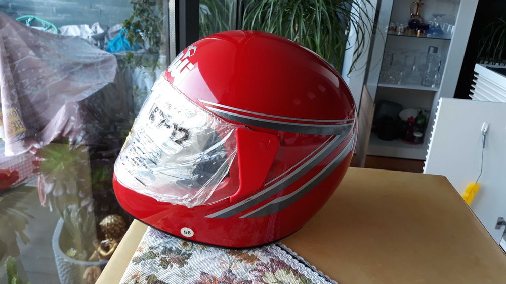 Capacete Integral para Motas Marca Kiwi, SUIÇO, NOVO, Nunca foi usado,, vendo um capacete 20 euros