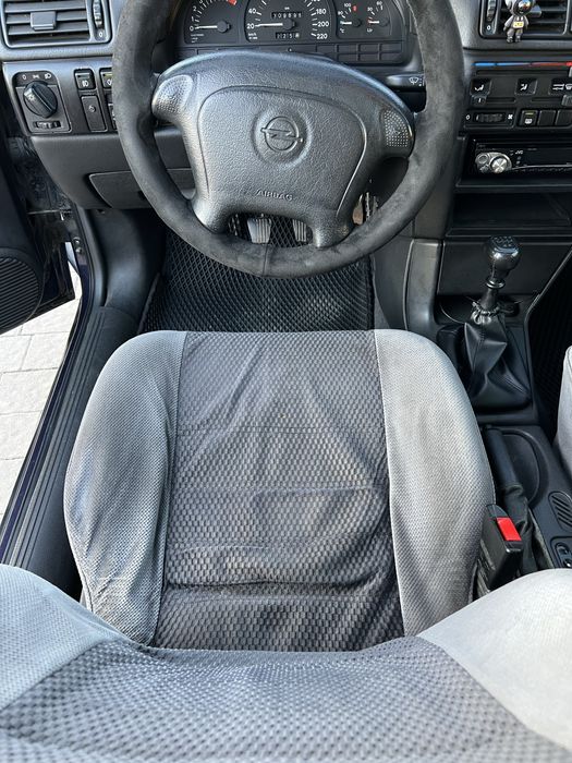 Продам дуже хороше авто Opel Vectra