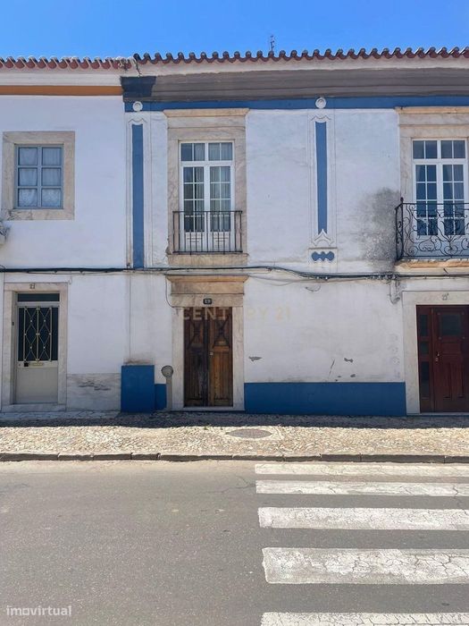 Edifício para remodelação total, Borba