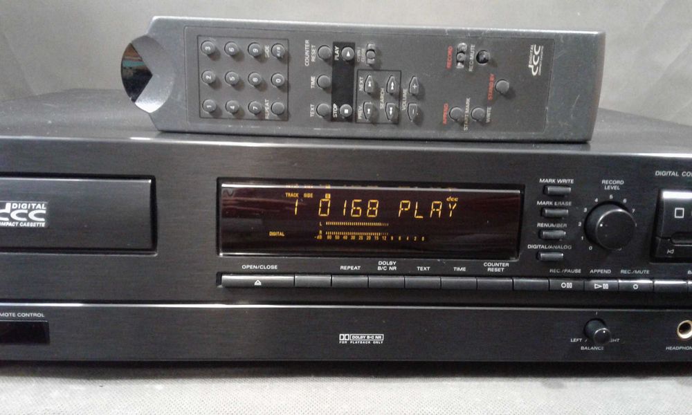 GRUNDIG ,odtwarzacz DCC+pilot