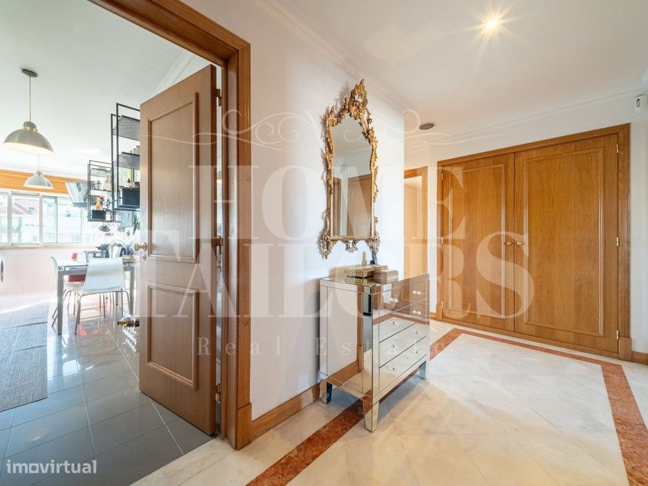 Apartamento T2 com Garagem e Arrecadação , Sala de Estar e Jantar e...