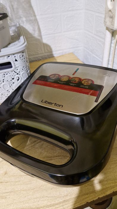 Мультимейкер Liberton 4-в-1 (1400 Вт)