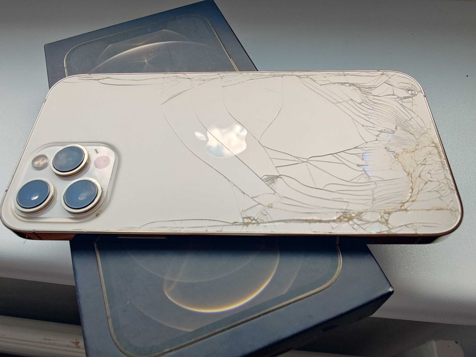 iPhone 12 Pro Max 256Gb разбит экран и зад, но полностью рабочий