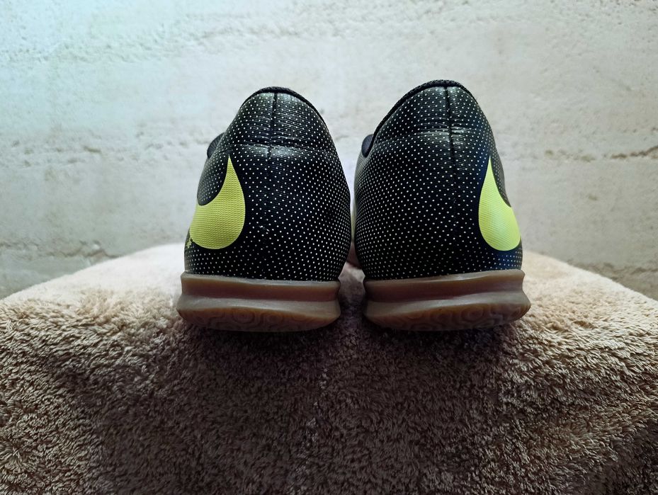 NIKE BRAVATAX II IC r.45,5 stan bardzo dobry