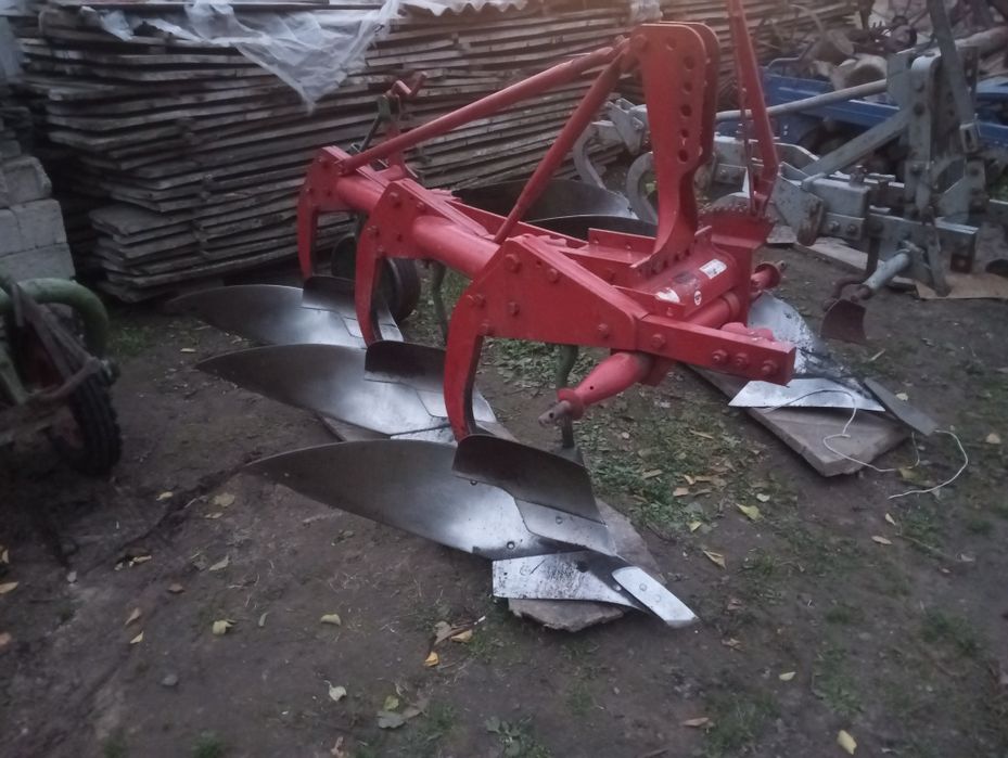 Продам плуг Krone