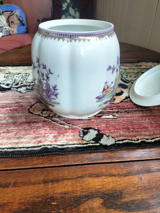 Бисквитница. Фарфор.Silrsia.