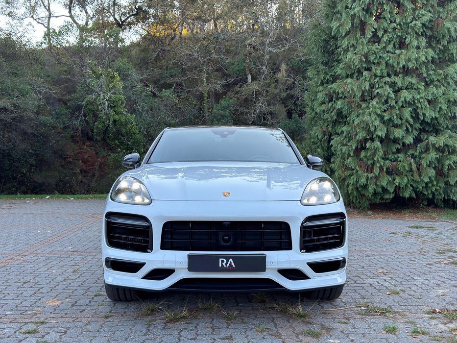 Porsche Cayenne E-Hybrid GT Carbon Package