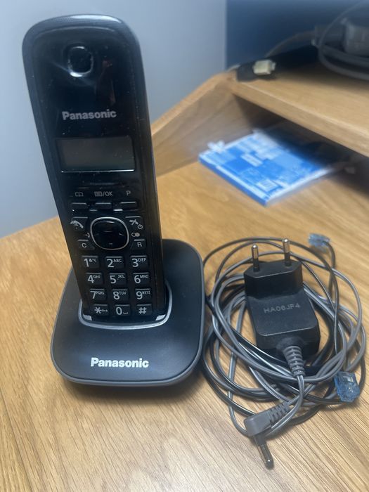 Telefone fixo Panasonic  baterias novas