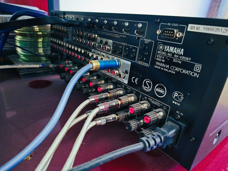 Amplituner Yamaha RX-V2067
