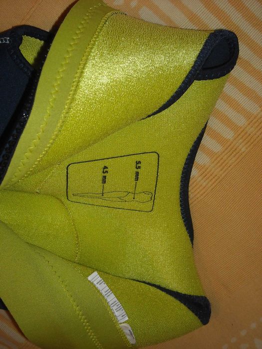 Fato de mergulho para mulher