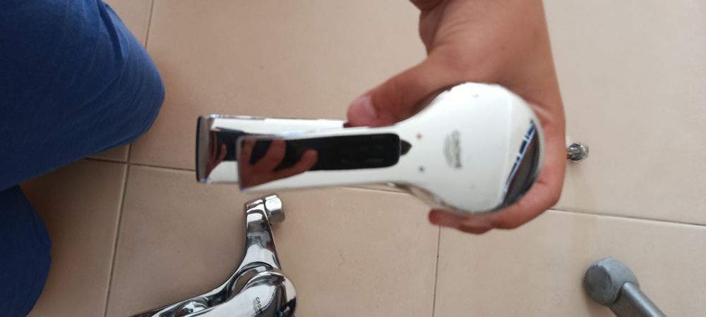 Torneira Lavatório Grohe semi-nova