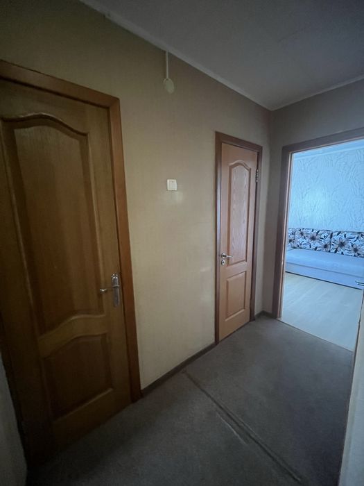 Продам 4-х кімнатну квартив , 80м2 в цегляному будинку по пр-т Миру