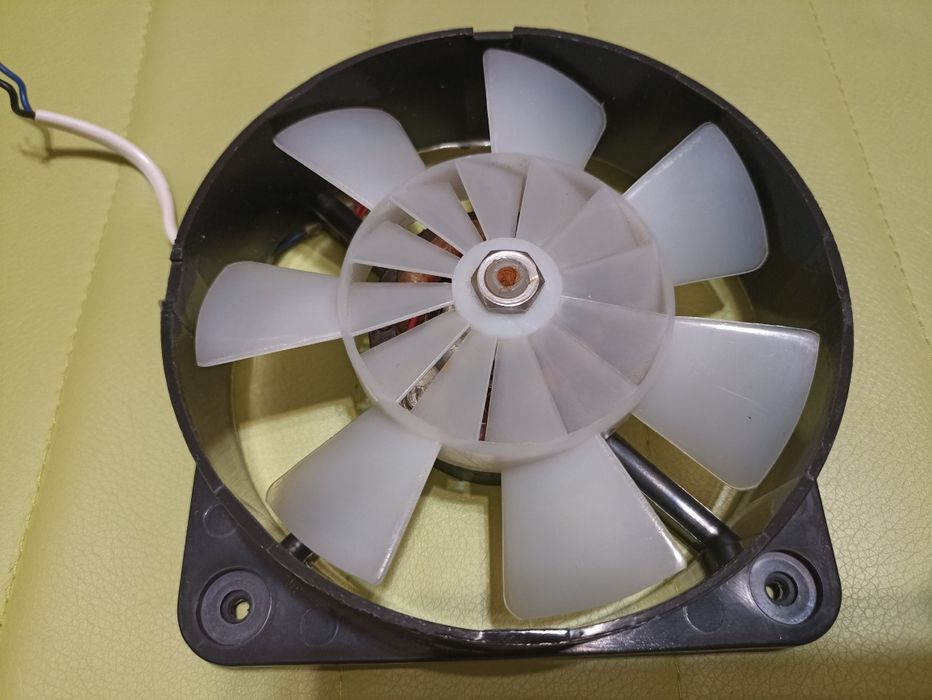 Вентилятор , 220в.