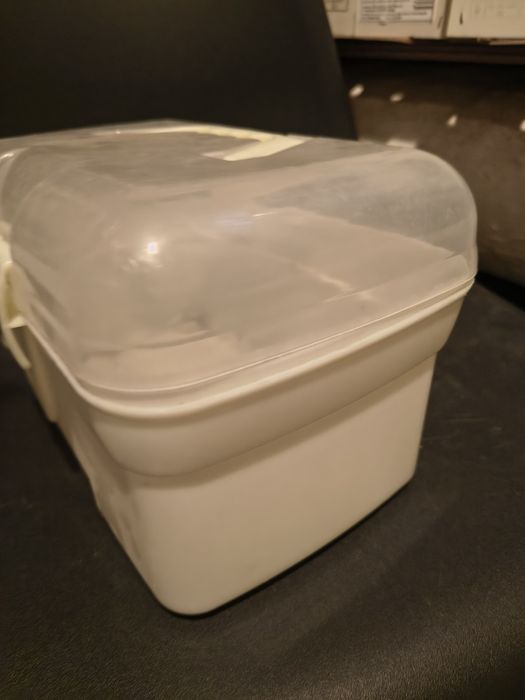 skrzynka na szczotki do pielęgnacji konia